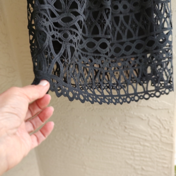 ROMEO&JULIET COUTURE Black lace skirt - Picture 6 of 14